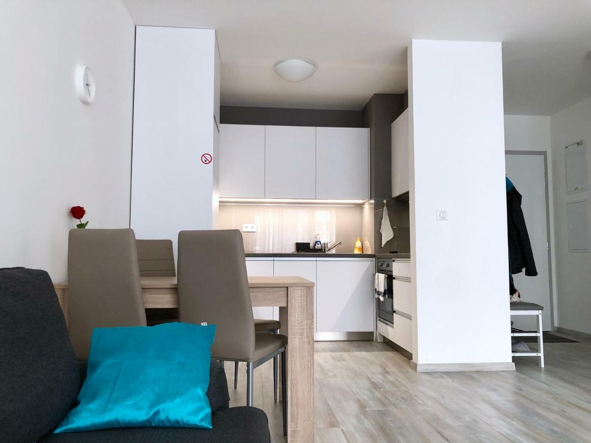 House Of Beer - Stein Apartment บราติสลาวา ภายนอก รูปภาพ