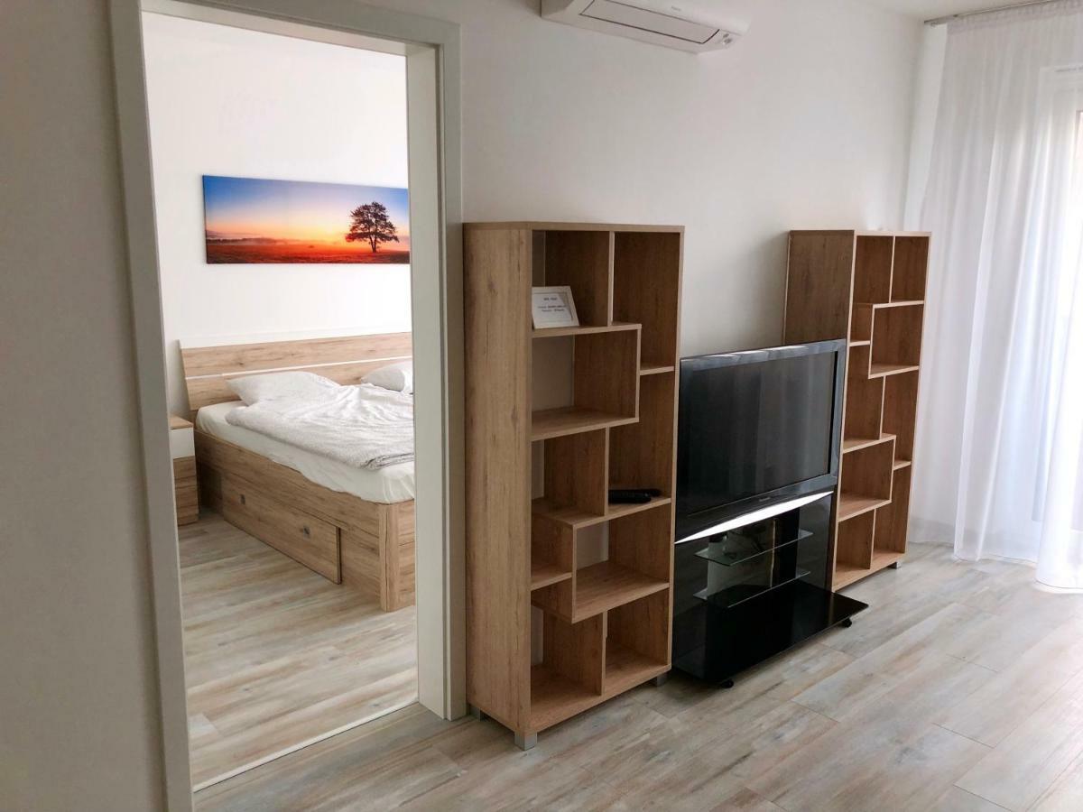 House Of Beer - Stein Apartment บราติสลาวา ภายนอก รูปภาพ